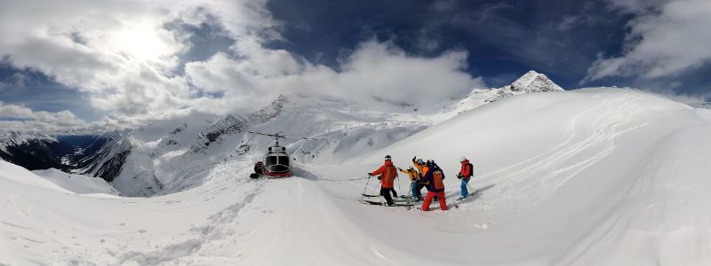 heli-ski-landscape-of-snow-min