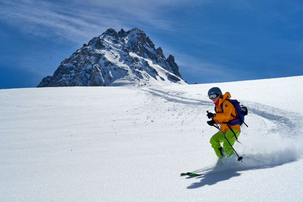 heli-skiing