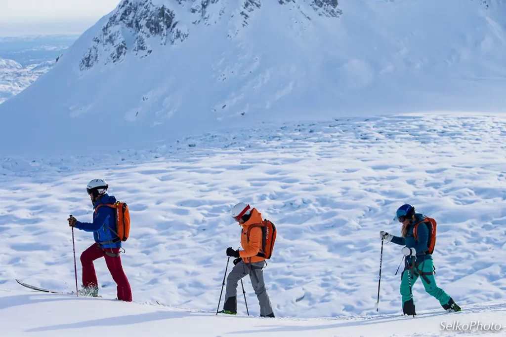 alaska-heli-skiing-17