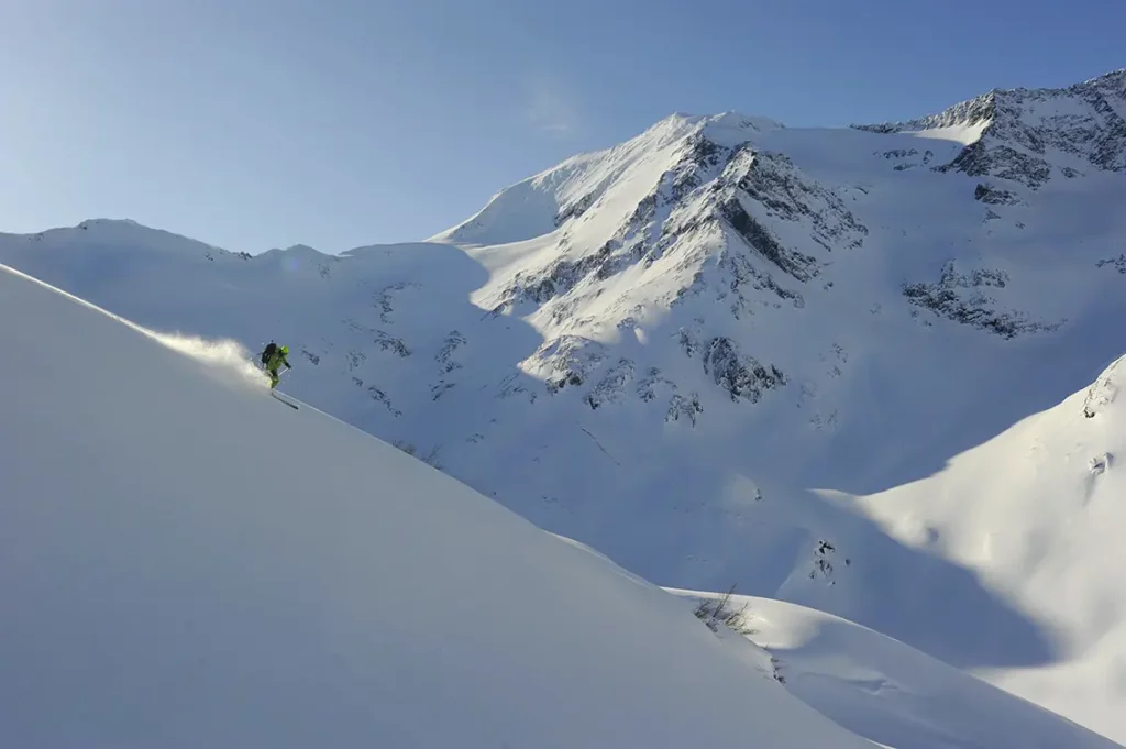 alaska-heli-skiing-45