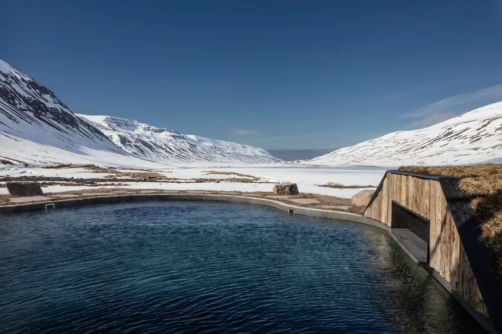 iceland-heli-skiing-12