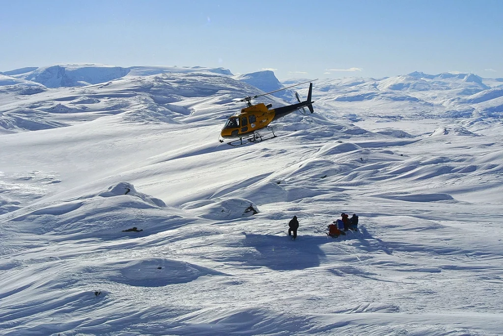 sweden-heli-skiing (9)