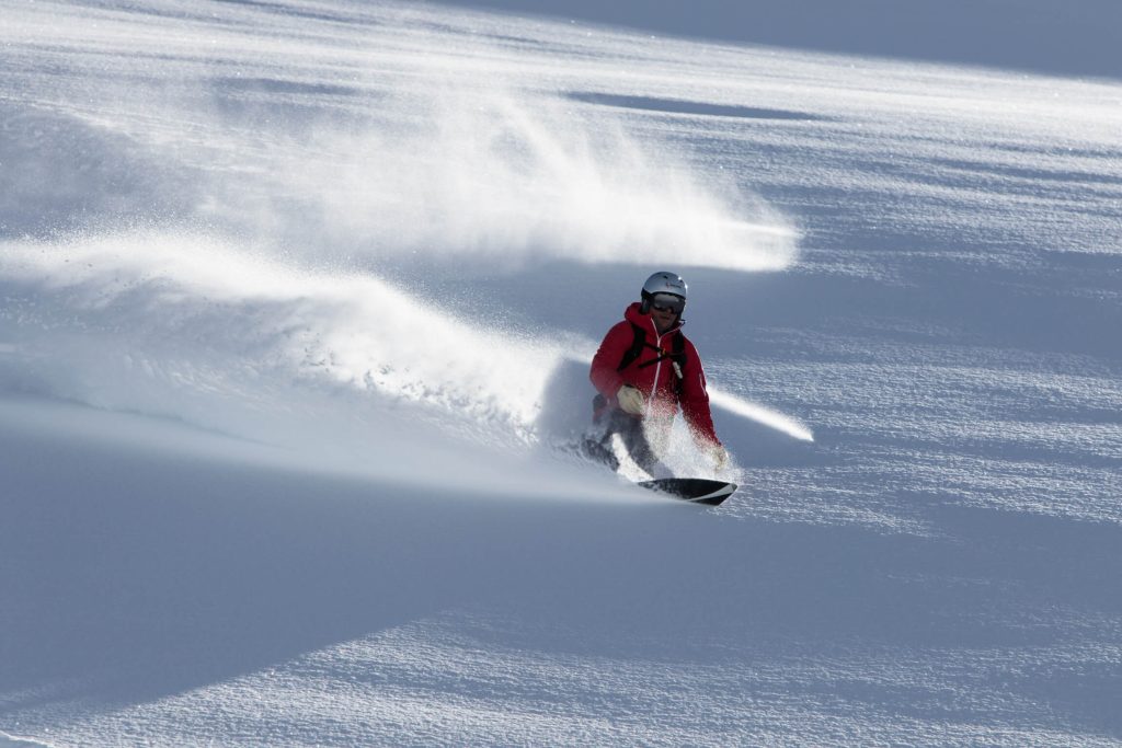 turkey_heliski_ski_trip_group_line_snow-55