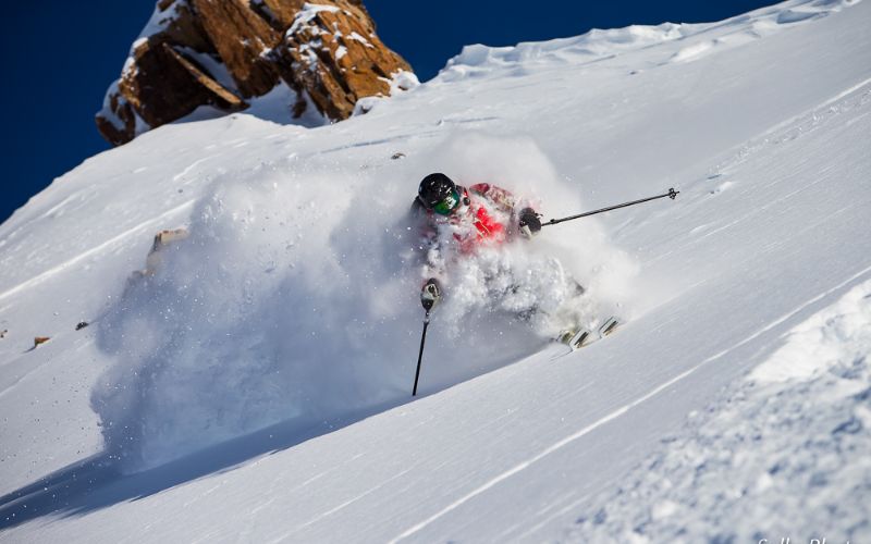 heli-skiing-in-alaska-terrain-min