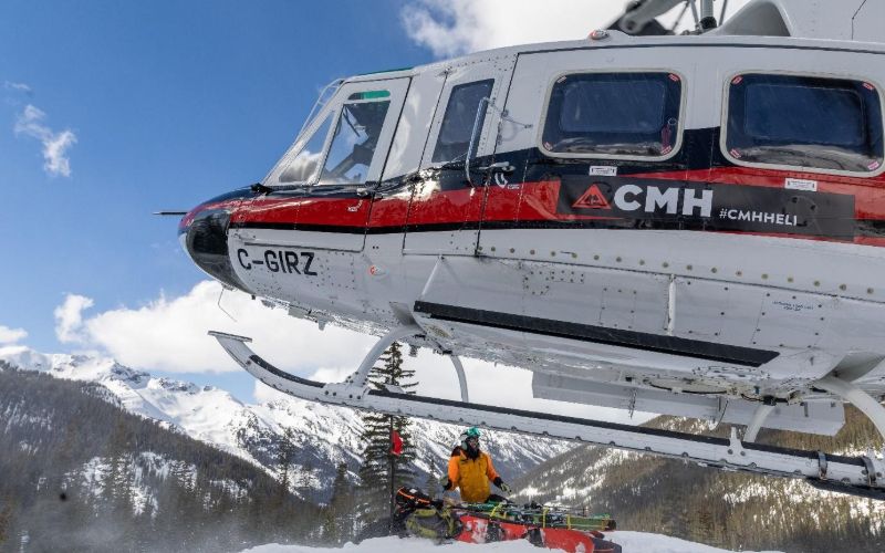 heli-ski-helicopter-landing-min