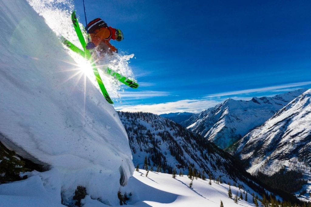 heli-ski-jump-min