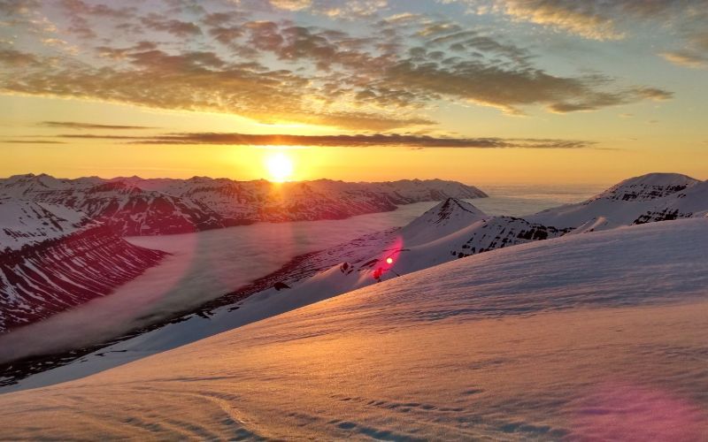 affordable-heli-ski-sunset-min