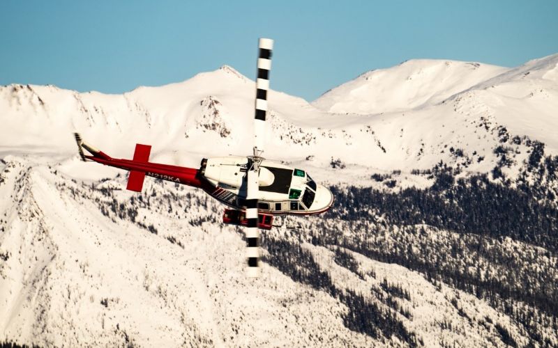 helicopter-skiing-canada-helicopter-flying (1)-min