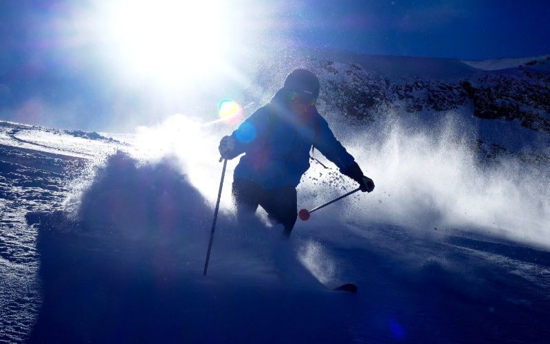 heli-skiing-bc-prices-champagne-snow-min